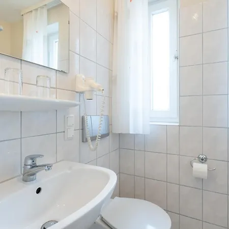 617, Seepark Apartment *